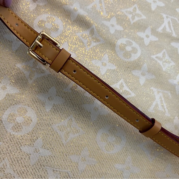 SOLD Louis Vuitton Crossbody Bag ❤️ - Picture 7 of 14